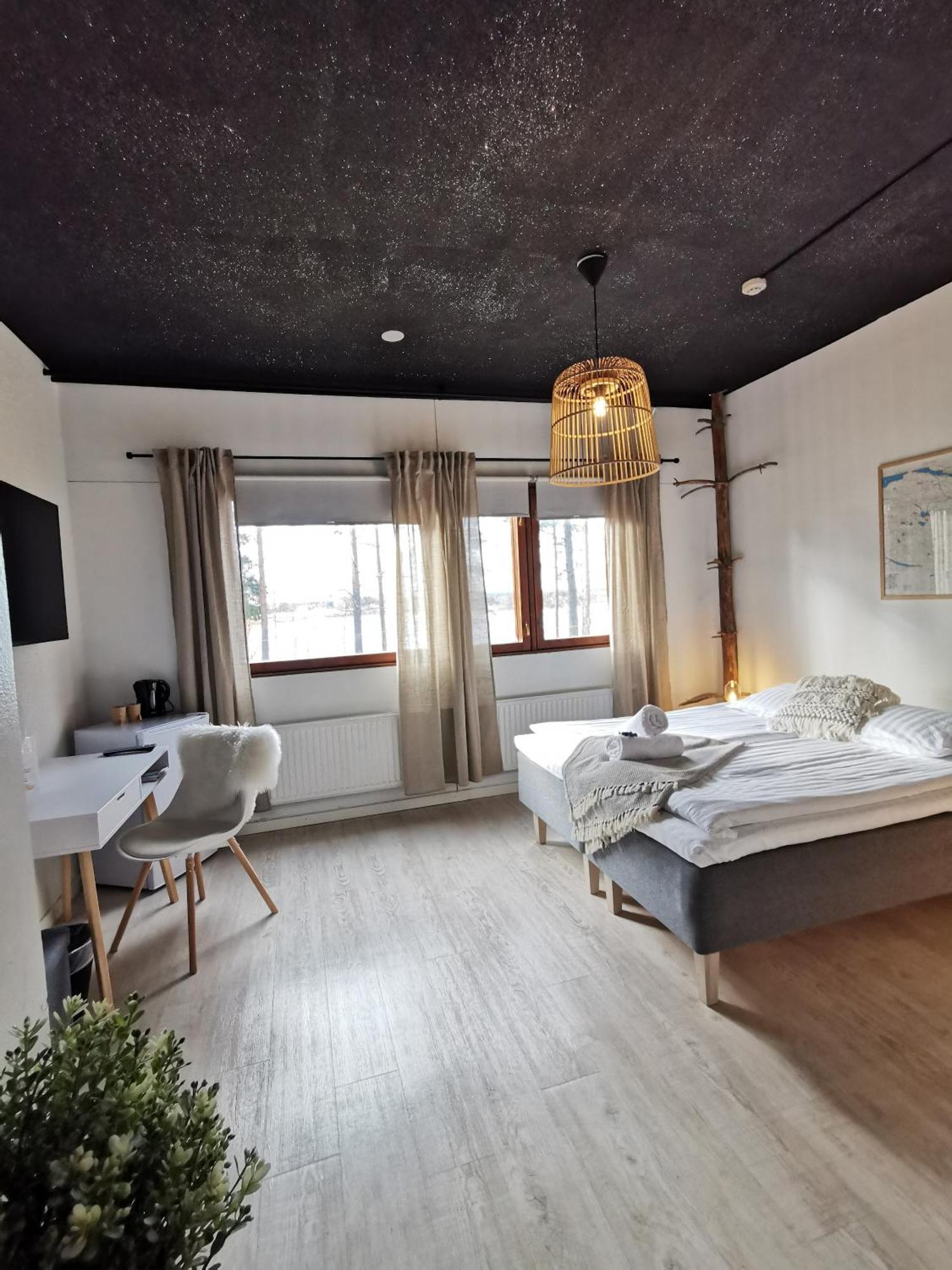 Goiglo Hotel & Hostel Куусамо Экстерьер фото